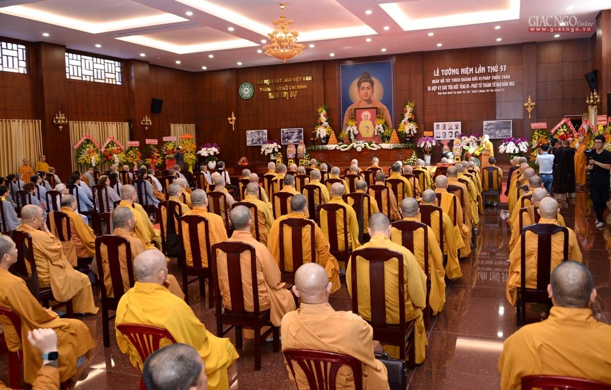 Trang nghiêm lễ tưởng niệm Bồ-tát Thích Quảng Đức