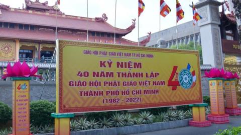 [ẢNH] Công tác thiết trí chào mừng 40 năm thành lập, Đại hội đại biểu Phật Giáo TP.HCM lần thứ X