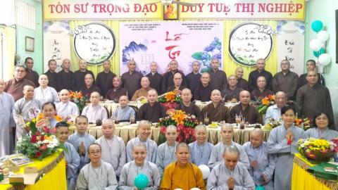 Lớp Sơ cấp Phật học quận 8 tri ân Ban Chủ nhiệm và giáo thọ sư nhân ngày 20-11